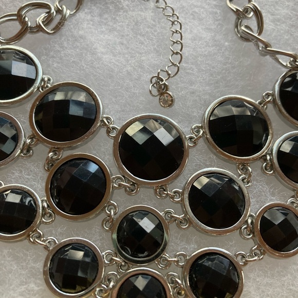 Beautiful Lia Sophia Statement Necklace - Picture 5 of 9
